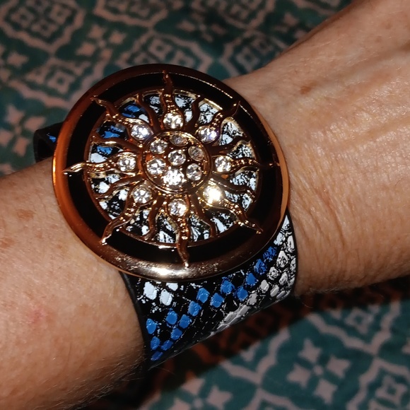 NWT Colorful Snakeskin Faux Leather Cuff Bracelet – Gold Solstice Sun Rhinestone - Picture 8 of 12